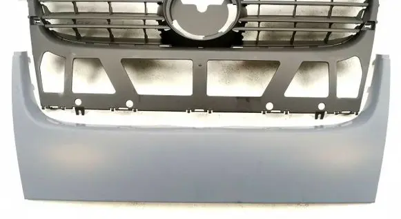 Front bumper upper radiator grill