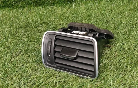 Volkswagen PASSAT B7 Dashboard side air vent grill/cover trim 3AC819702A
