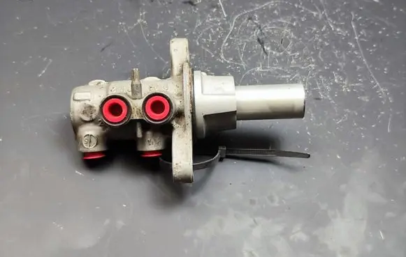 Ford Transit Master brake cylinder Y24132