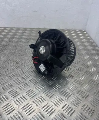 Volkswagen PASSAT B8 Heater fan/blower 3Q1819021A CZ0160601201