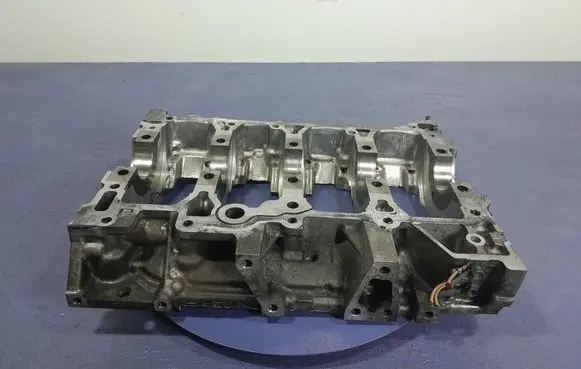 Lexus IS 220D-250-350 Engine block