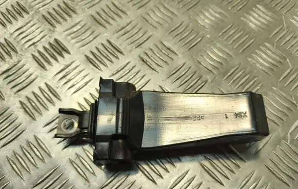 Skoda Fabia Mk3 (NJ) Front door check strap stopper 6V0837267