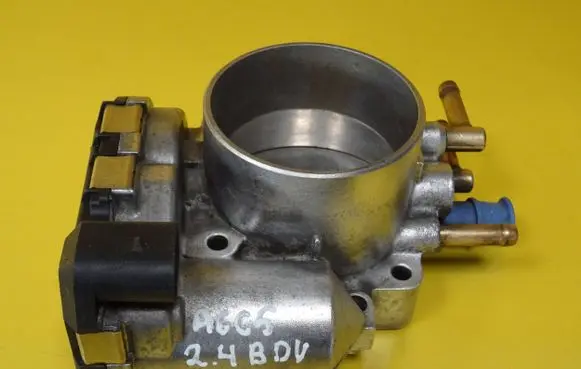 Audi A6 S6 C5 4B Throttle body valve 078133062B