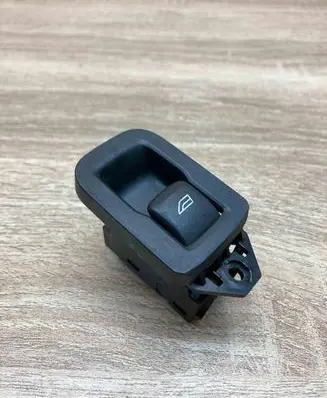 Volvo S60 Electric window control switch 31272013 10W471