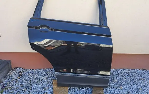 Volkswagen Tiguan Rear door 
