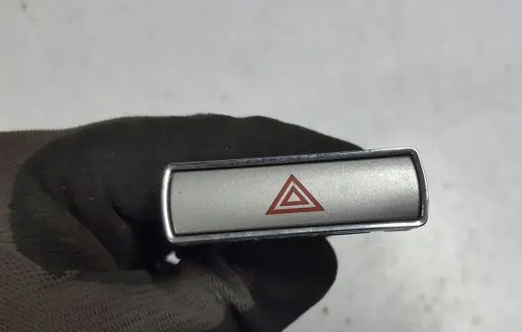 Ford Mondeo MK IV Hazard light switch 13A350