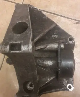 Audi A6 S6 C4 4A Engine mounting bracket 028903143G