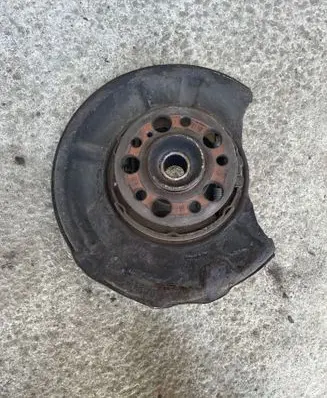 Mercedes-Benz E W211 Rear wheel hub