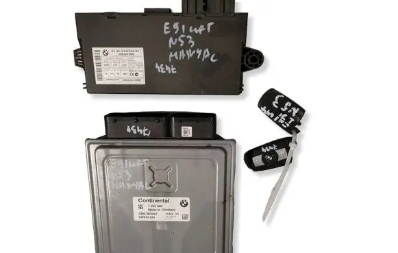 BMW 3 E90 E91 Engine control unit/module 7592080