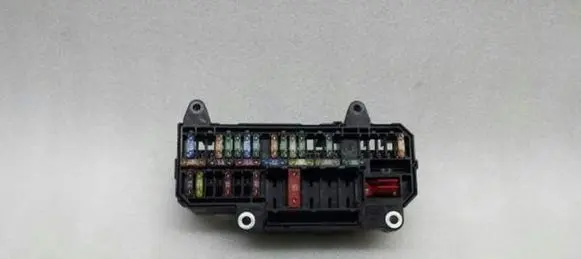 BMW 7 E65 E66 Fuse module 6900583