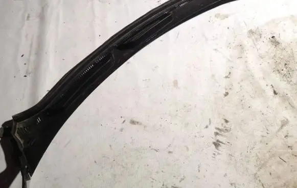 Ford Fiesta Wiper trim 8a61a02216a 8a61-a02216-a