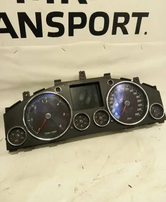 Volkswagen Touareg I Speedometer (instrument cluster) 7L6920880M 026365017 6051000200