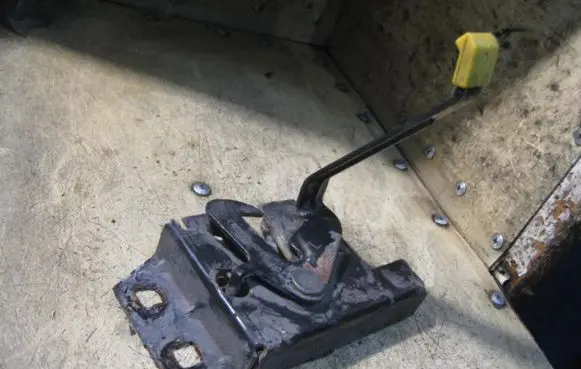 Ford Puma Engine bonnet/hood lock/catch V97FB16701AC