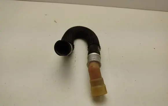 Ford Mustang VI Engine coolant pipe/hose FR3318K579CC