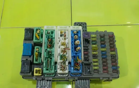 Honda Civic Fuse box set 37842RN BEZPIECZNIKOW