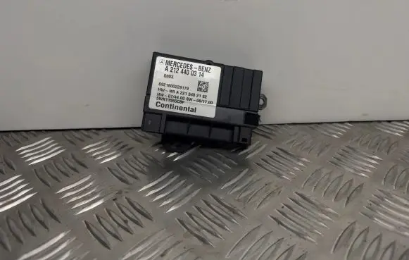 Mercedes-Benz C W204 Fuel injection pump control unit/module A2124400314