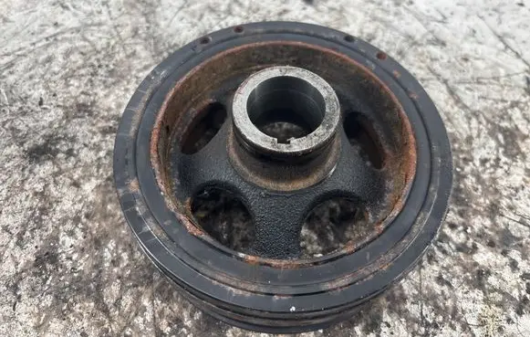 Mercedes-Benz CLS C219 Crankshaft pulley
