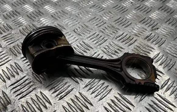 Skoda Octavia Mk2 (1Z) Piston with connecting rod CBZ