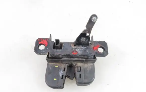 Volkswagen Golf IV Tailgate/trunk/boot lock/catch/latch 1J6827505B