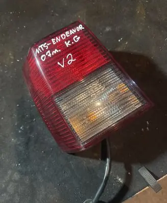Mitsubishi Endeavor Rear/tail lights 2XL949200