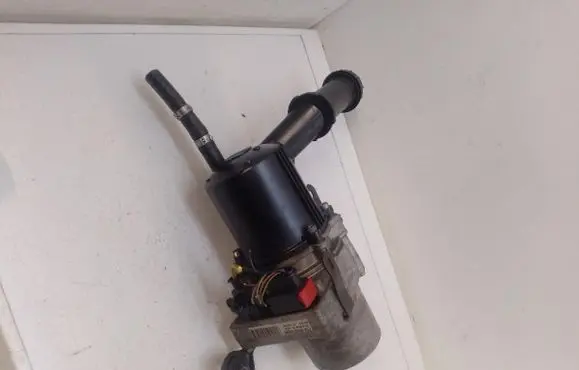 Peugeot 307 Power steering pump 9648744580