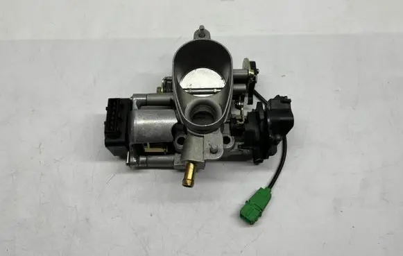 Audi 80 90 B2 Throttle body valve 078133063T