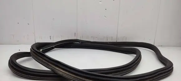 Peugeot 108 Trunk rubber seal (body) 