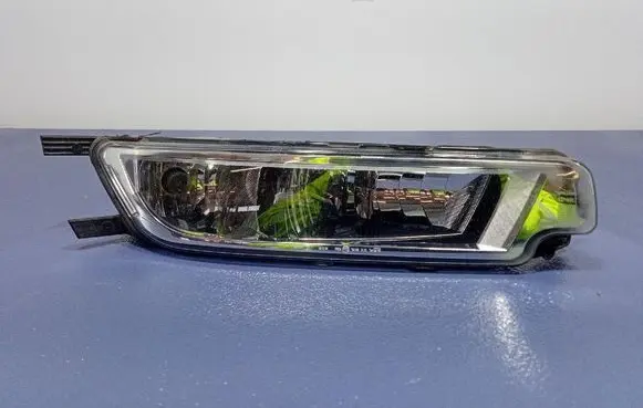 Volkswagen PASSAT CC Front fog light 3G0941661E