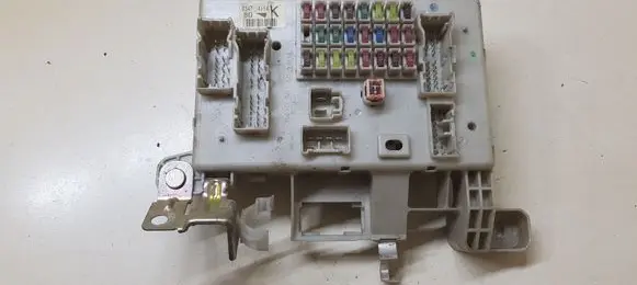 Toyota Land Cruiser (J120) Fuse module