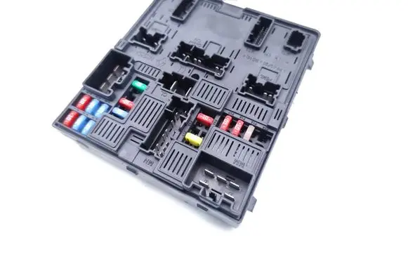 Nissan Qashqai Fuse module 284B75NA0A