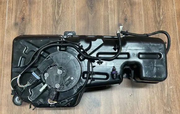Land Rover Range Rover Evoque L551 AdBlue liquid reservoir FPLA-5J229-AC K8D2-14407-AD K8D2-5J228-AB
