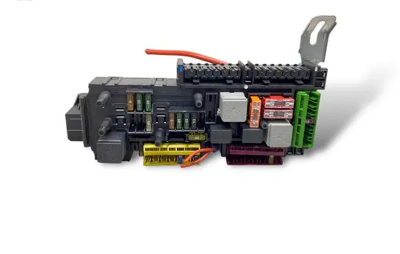 Mercedes-Benz C W204 Fuse module 16706581 168298