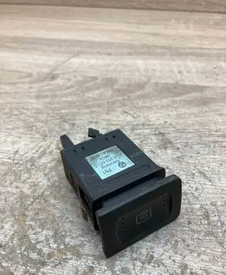 Volkswagen PASSAT B5.5 Windscreen/window heater switch 1J0959621C
