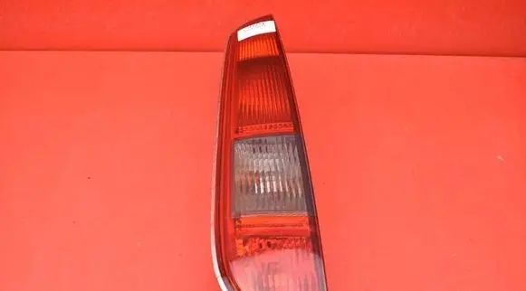 Ford Focus C-MAX Rear/tail lights 4M51-13405-F