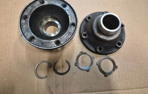 Volkswagen Golf I Half shaft coupling 113517283B 113517285j