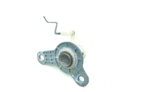 Maserati Quattroporte Front door lock (next to the handle) 