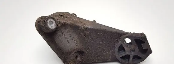 Volvo V70 Engine mounting bracket 9209961