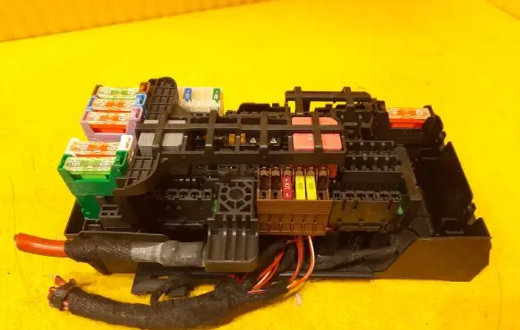 Mercedes-Benz GLE W167 Fuse box set A1679063103