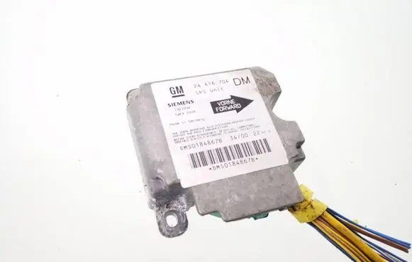 Opel Zafira A Airbag control unit/module 24416704 DMS0184867B 1923594