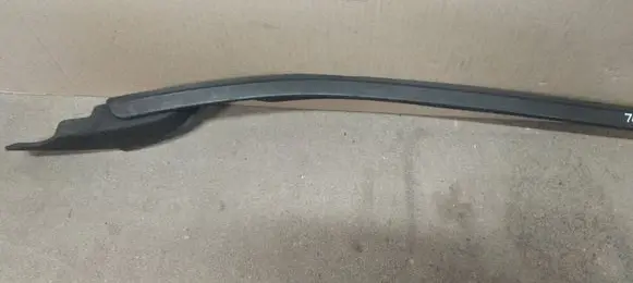 Volvo V40 Windshield trim