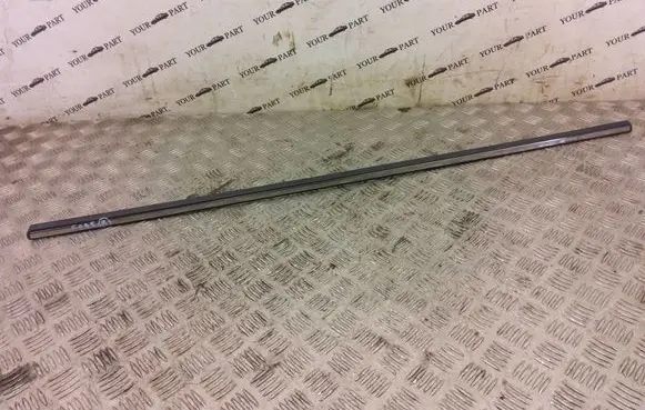 Fiat 500 Front door glass trim molding 