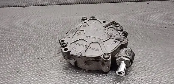 Skoda Octavia Mk2 (1Z) Vacuum pump 03L145100