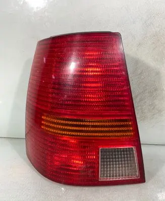 Volkswagen Golf IV Rear/tail lights 1j9945075q