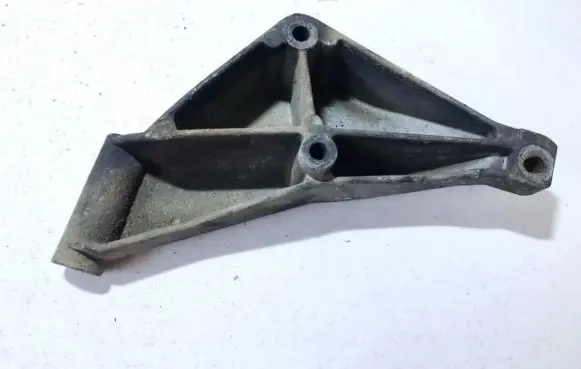 Audi 80 90 S2 B4 Engine mounting bracket 068145515a