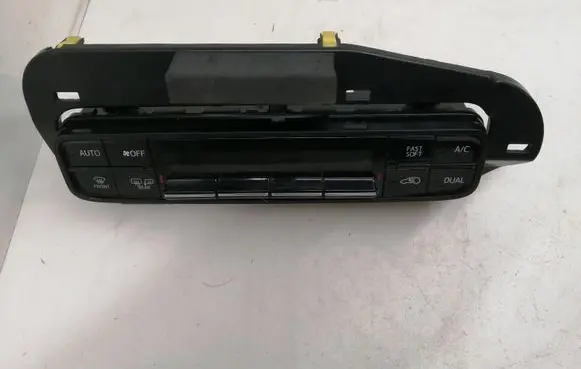 Toyota Auris E180 Climate control unit 75H695 5546802030 5590002050