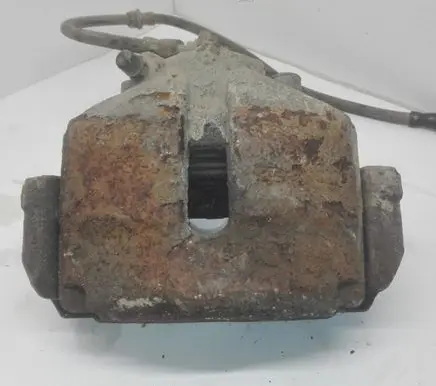 Volkswagen PASSAT B6 Front brake caliper
