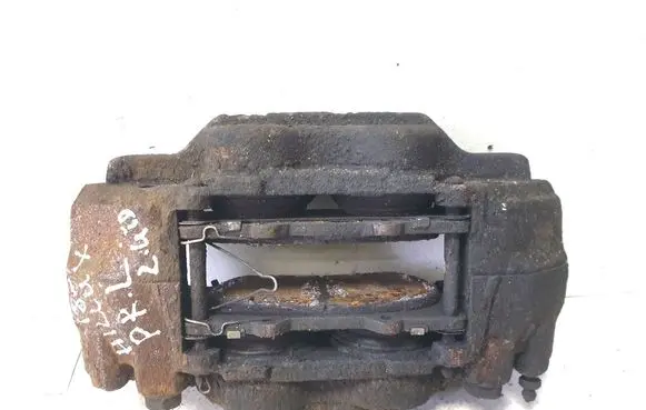 Toyota Hilux (AN120, AN130) Front brake caliper