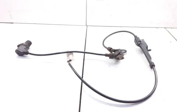 Toyota Avensis T250 ABS brake wheel speed sensor 0265006676