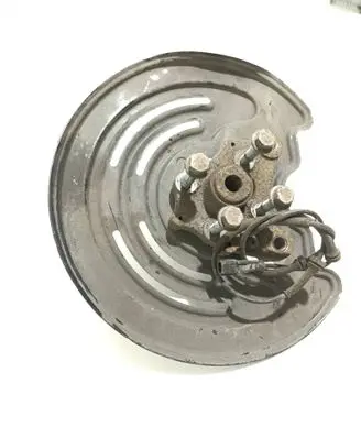 Rear wheel hub