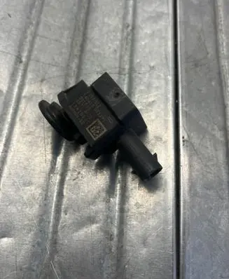 BMW 7 F01 F02 F03 F04 Airbag deployment crash/impact sensor 9159312 1282B56C 140410003399